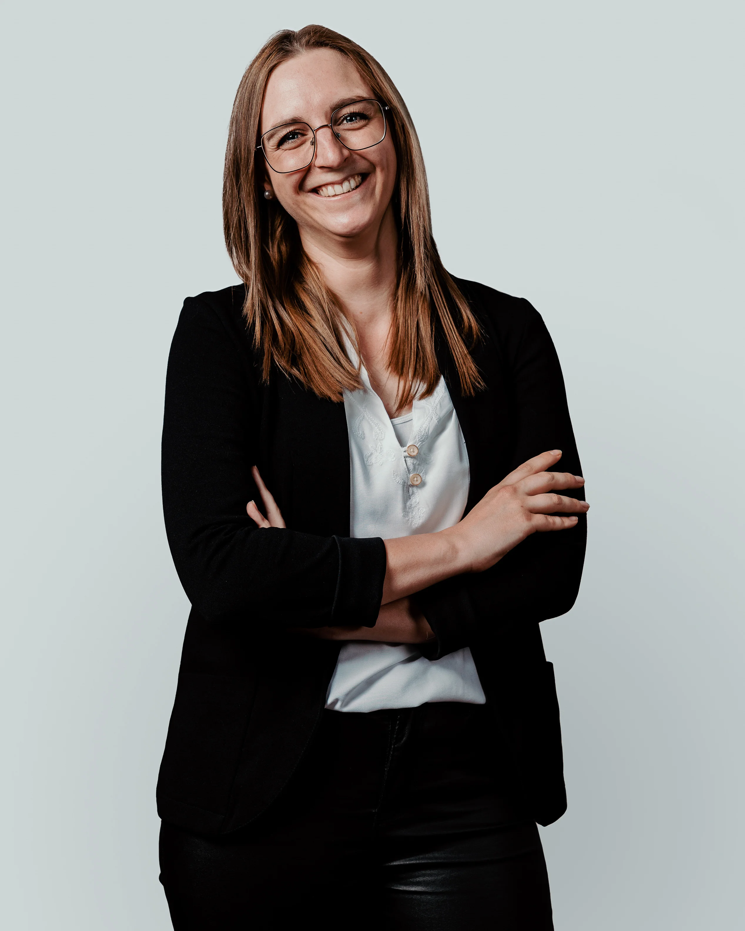 Frau Julia Neumann